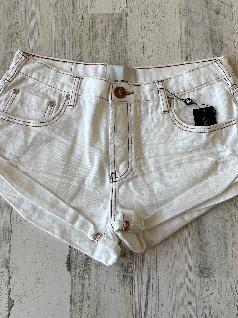 One Teaspoon White Bandits Denim Shorts with Brown Contrast Stitching Sz 30 NWT
